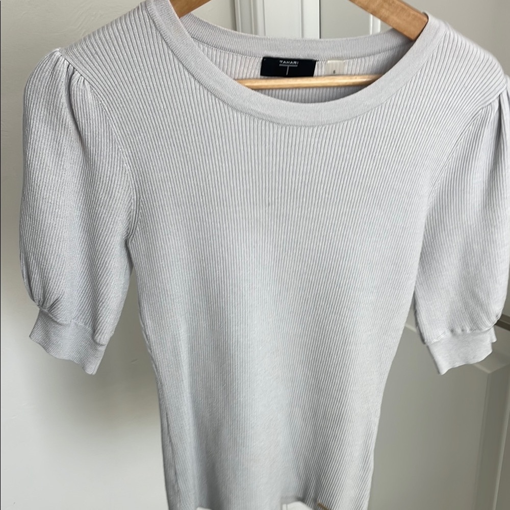 EUC T Tahari Light Gray Ribbed Puff Sleeve Sweater